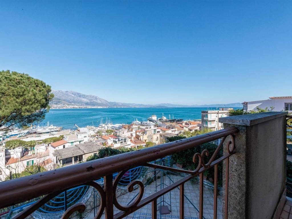 Appartamento a Gaeta in Via Costa Ginestre - Foto 2