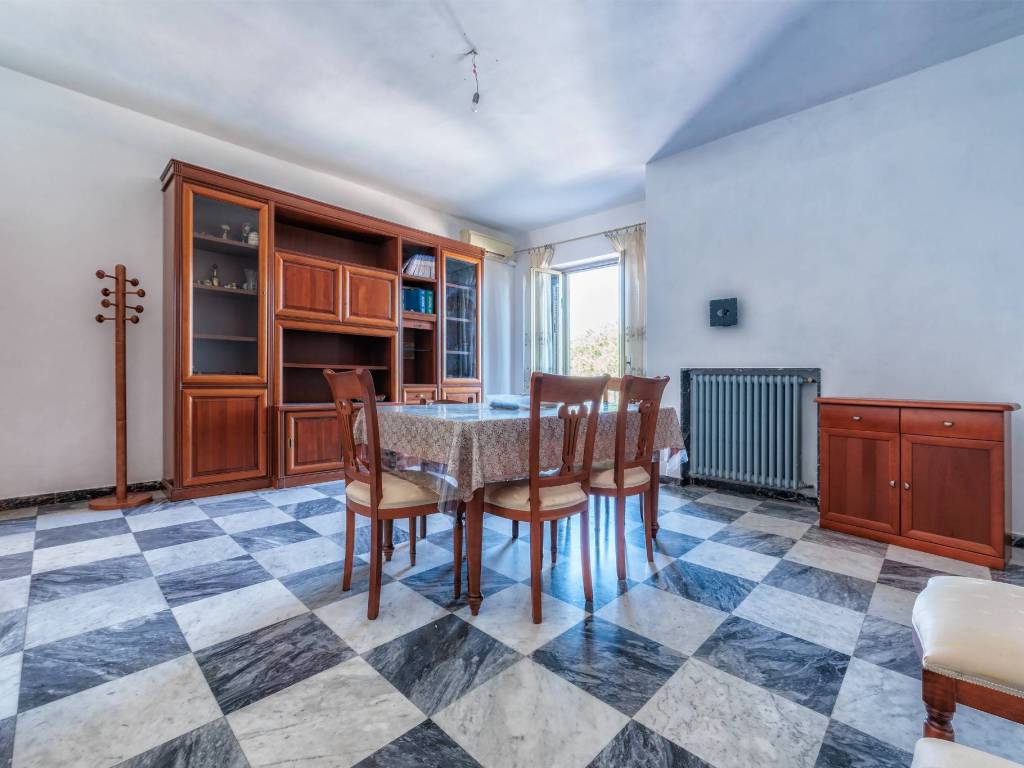 Appartamento a Gaeta in Via Costa Ginestre - Foto 3