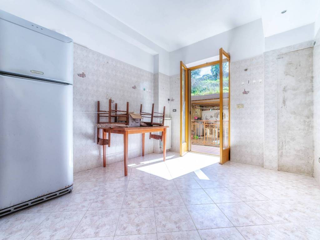 Appartamento a Gaeta in Via Costa Ginestre - Foto 4
