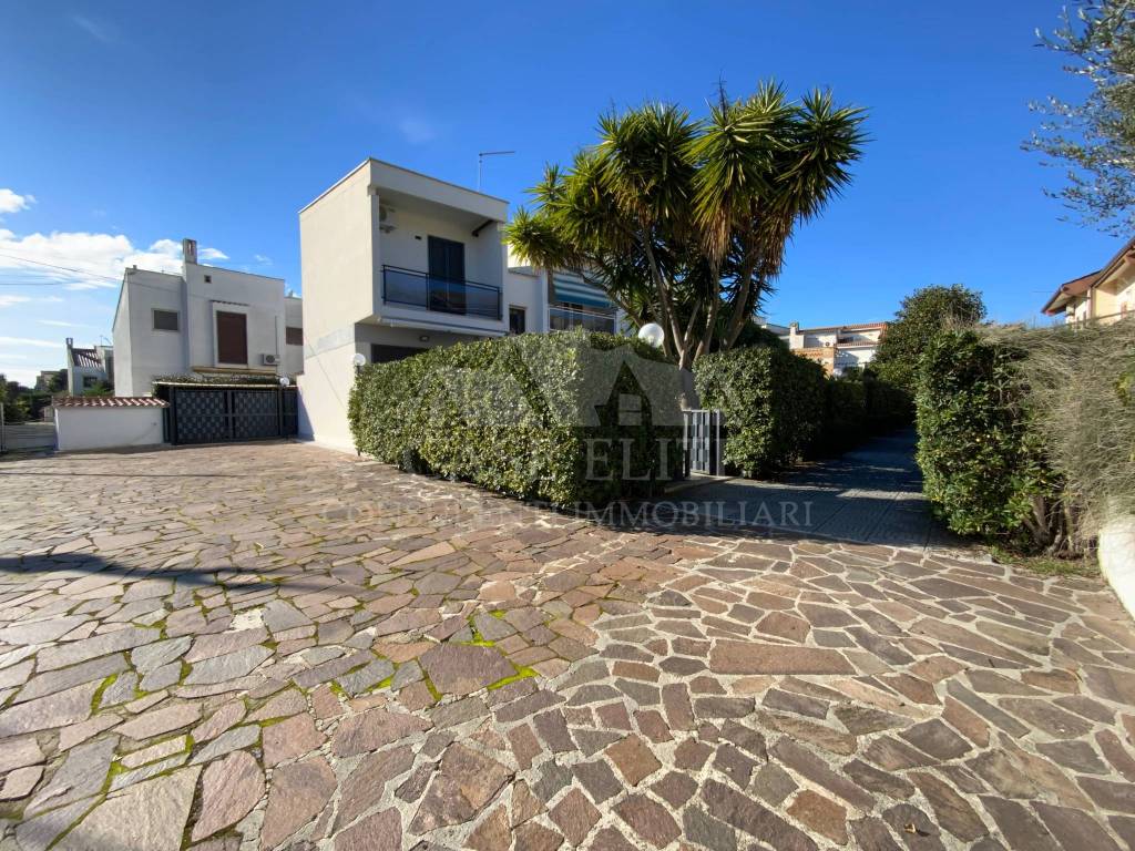 Villetta a schiera a Ardea in Via Ulisse, 24 - Foto 2