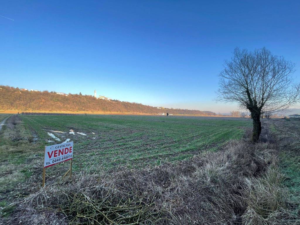 Terreno a Montecchio maggiore in Via Campestrini Vecchia - Foto 2