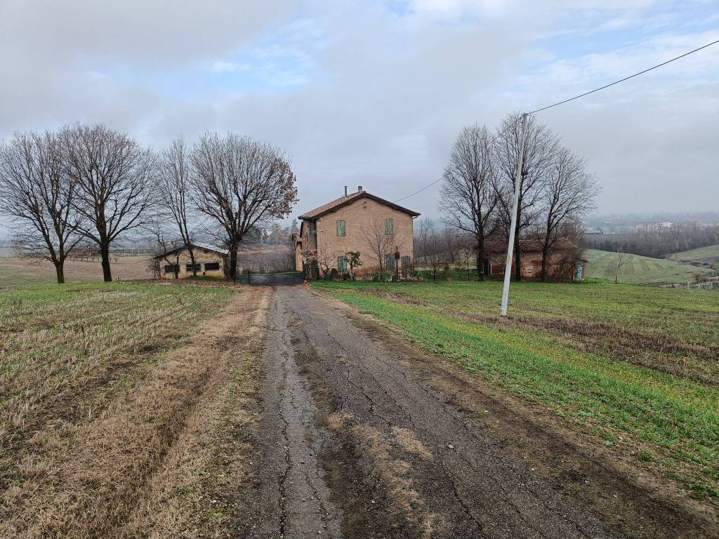 Rustico / casale a Zola predosa in Via Matilde di Canossa, 30 - Foto 2