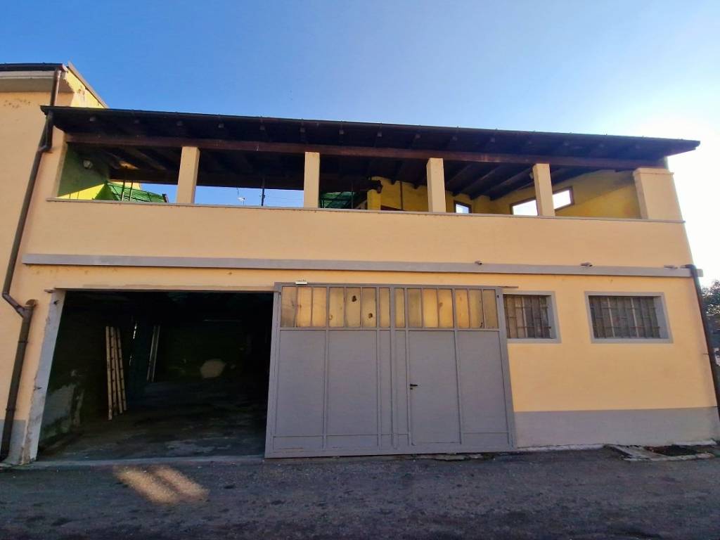 Casa indipendente a Vigevano in Corso Genova, 107 - Foto 2