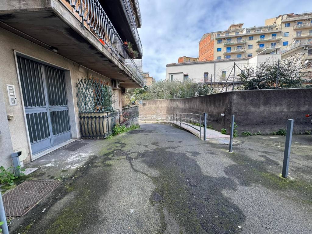 Box / garage a Catania in Via Savoia - Foto 2