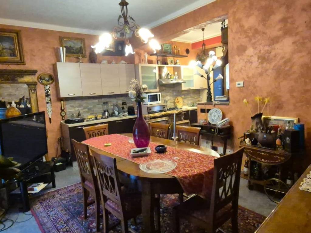 Appartamento a Viggiù in Via della Croce, 12 - Foto 2