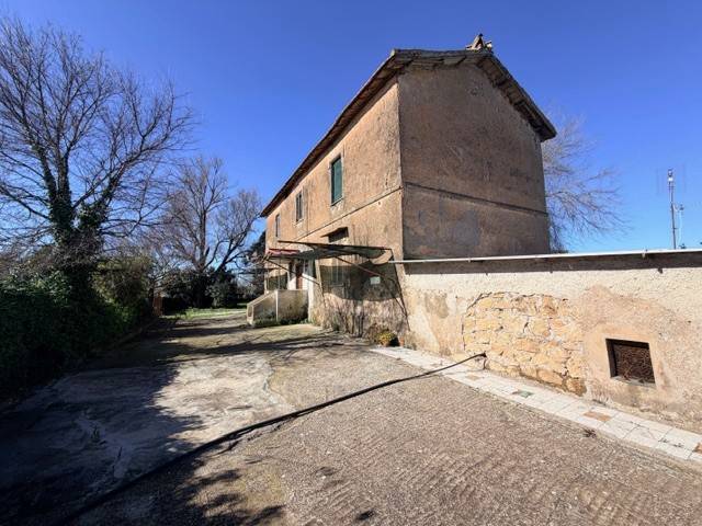 Rustico / casale a Pomezia in Via Sarsina - Foto 2