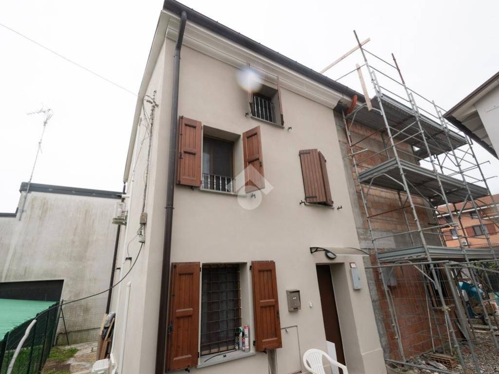 Villetta a schiera a Novi di modena in Via Ivo Morselli, 11 - Foto 2