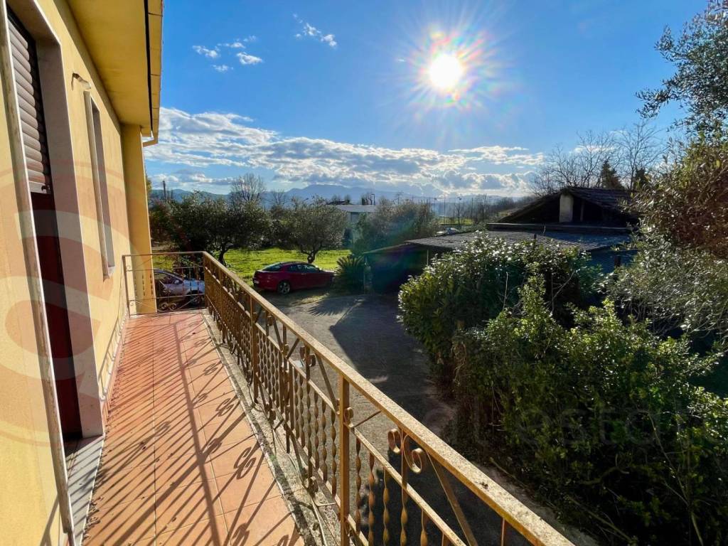 Casa indipendente a Colfelice in Via Taglia I, 34 - Foto 2