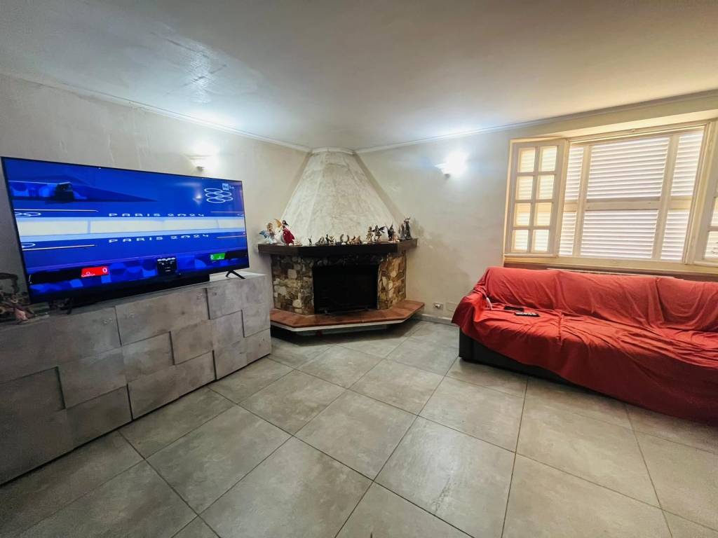 Villa a Aprilia in Via dei Ciclamini, 13 - Foto 3