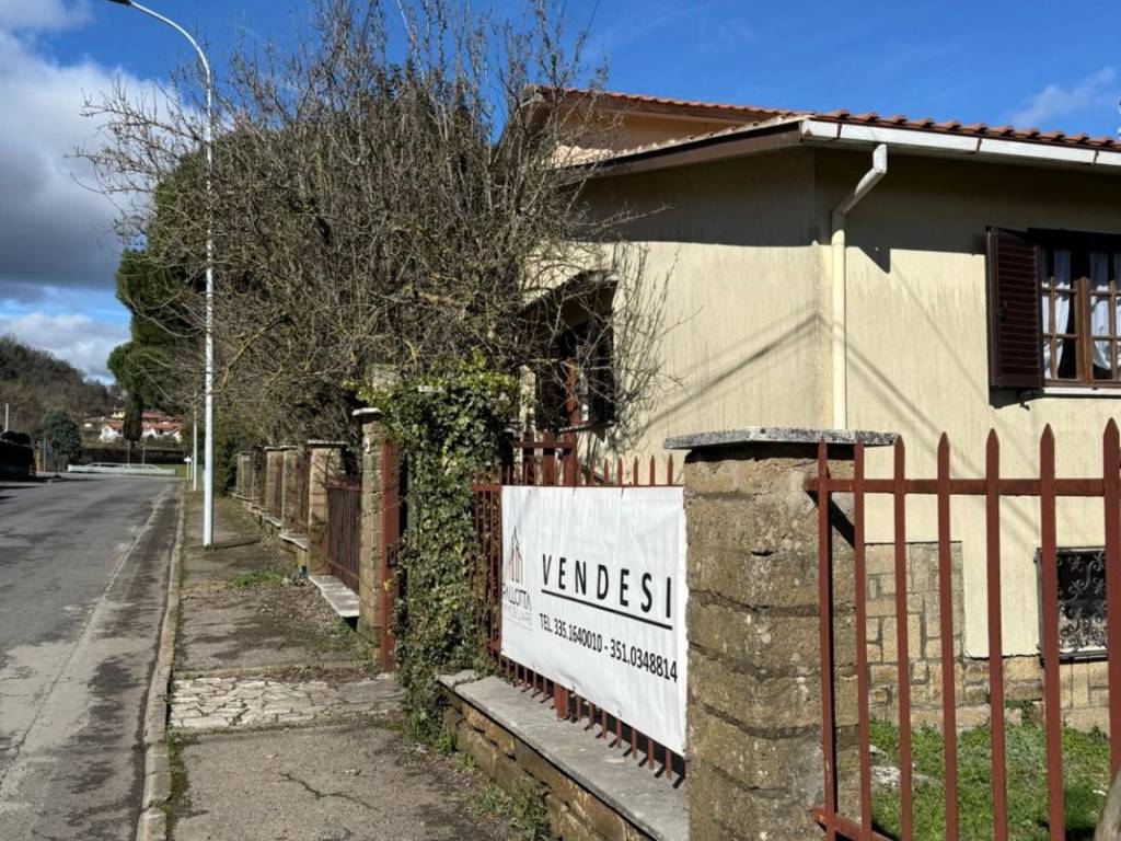 Villa a Valentano in Via Aldo Moro - Foto 2