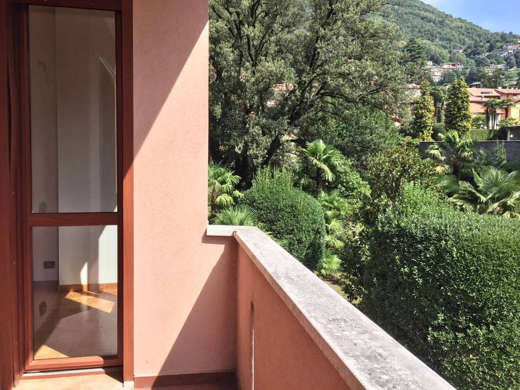 Appartamento a Cernobbio in Via Camillo Benso di Cavour, 1 - Foto 2