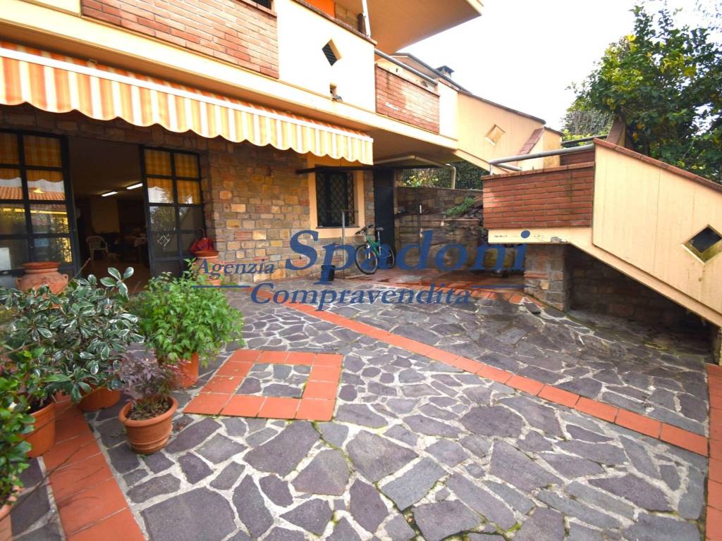 Villetta a schiera a Monsummano terme in Via Dante Alighieri, 151 - Foto 2