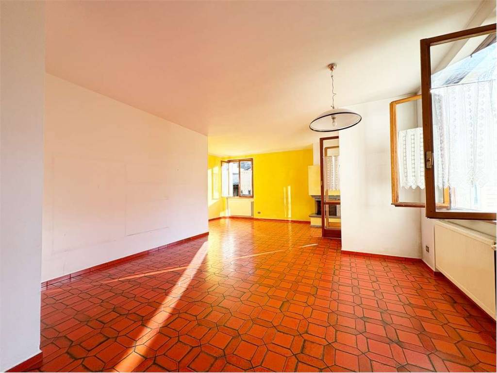 Appartamento a Chiavenna in Viale Risorgimento - Foto 2