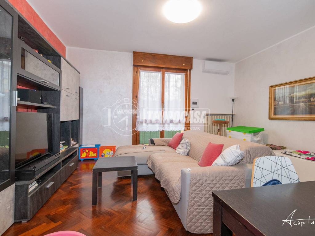 Casa indipendente a Quattro castella in Via Vladimir Ilic Ulianov Lenin, 11 - Foto 3