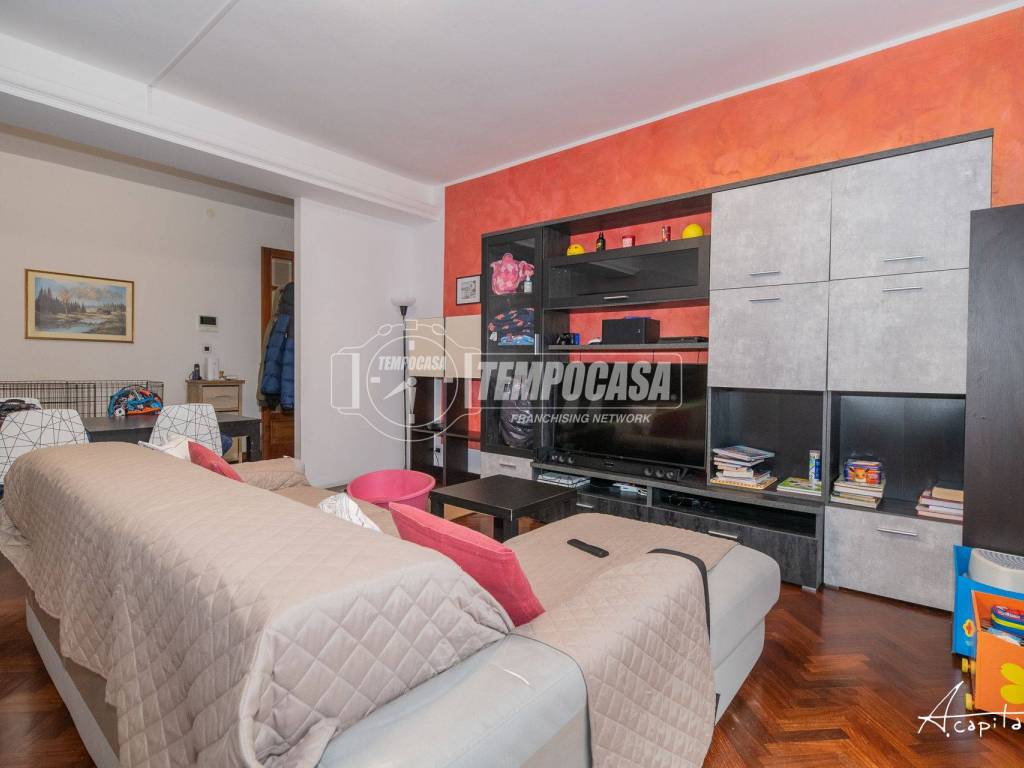 Casa indipendente a Quattro castella in Via Vladimir Ilic Ulianov Lenin, 11 - Foto 5