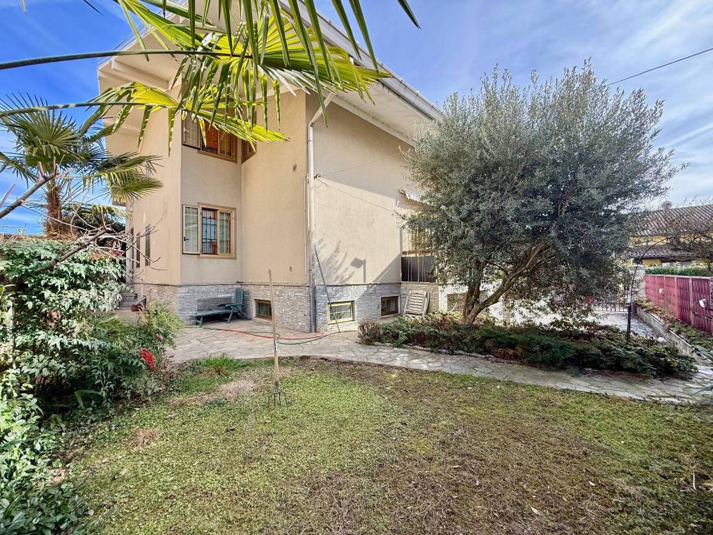 Villa a Orbassano in Via Giuseppe Parini, 5 - Foto 3