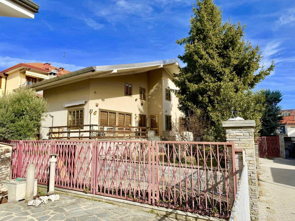 Villa a Orbassano in Via Giuseppe Parini, 5 - Foto 4