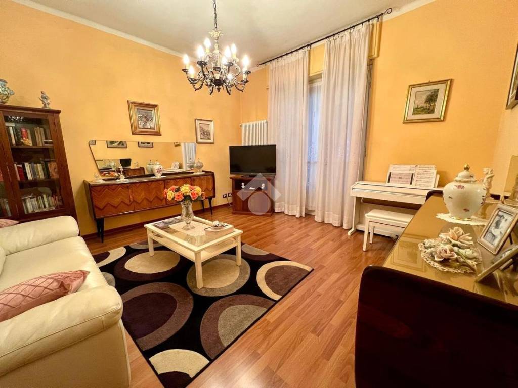 Appartamento a Alba in Corso Michele Coppino, 44 - Foto 3