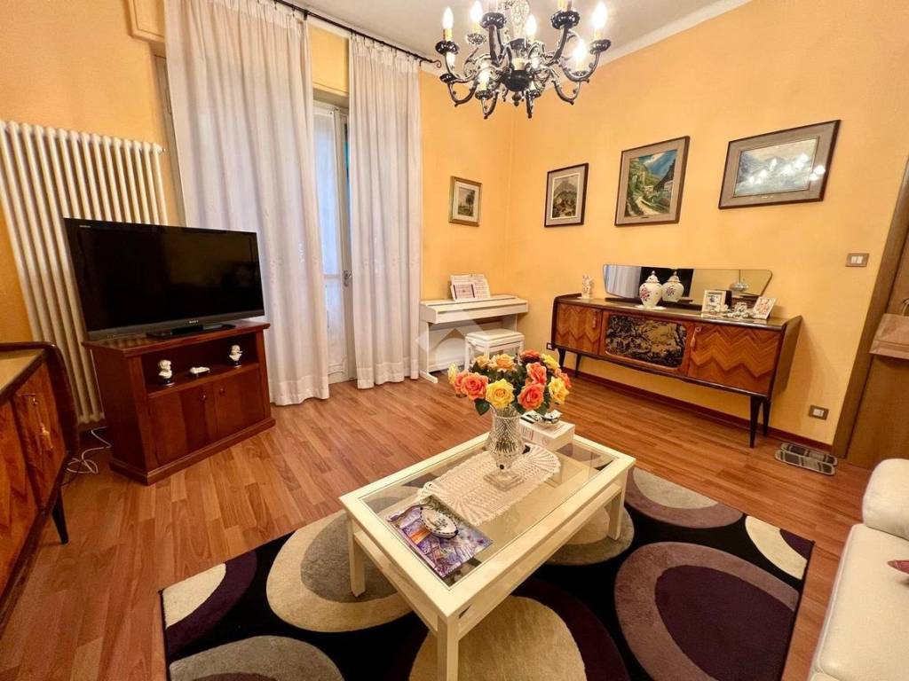 Appartamento a Alba in Corso Michele Coppino, 44 - Foto 4
