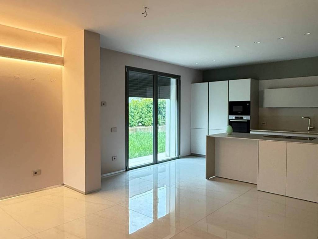 Casa indipendente a Porto mantovano in Via Cesare Pavese, 33 - Foto 3