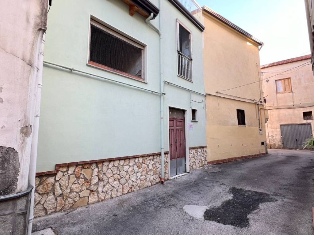 Casa indipendente a Roccapiemonte in Vicolo De Simone - Foto 2
