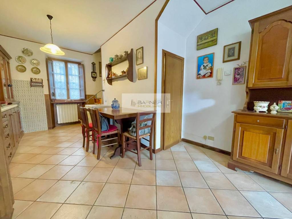 Casa indipendente a Camaiore in Via dello Stadio - Foto 3