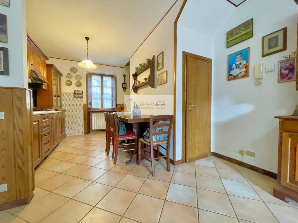 Casa indipendente a Camaiore in Via dello Stadio - Foto 4