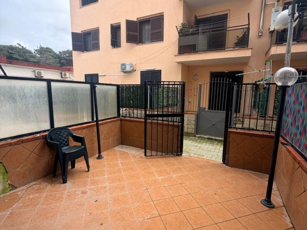 Appartamento a Castel volturno in Viale del Mare, 167 - Foto 3
