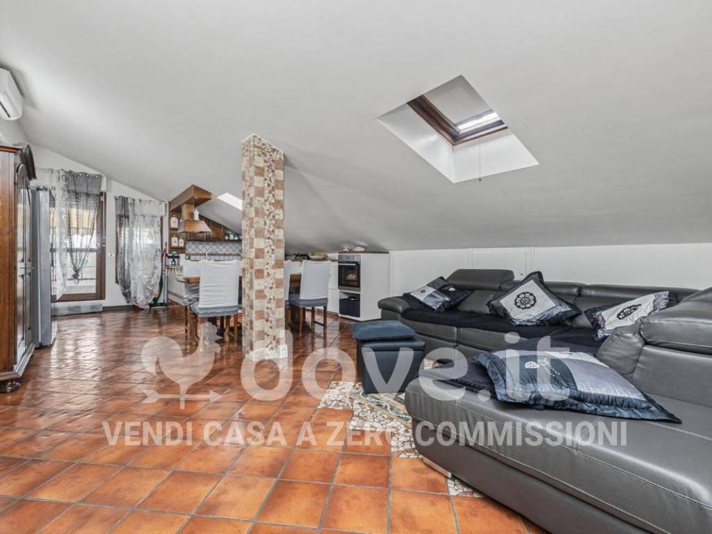Appartamento a Limbiate in Via XXV Aprile, 19 - Foto 4