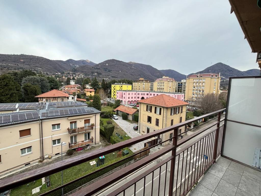 Appartamento a Erba in Via Giacomo Leopardi, 10 - Foto 5