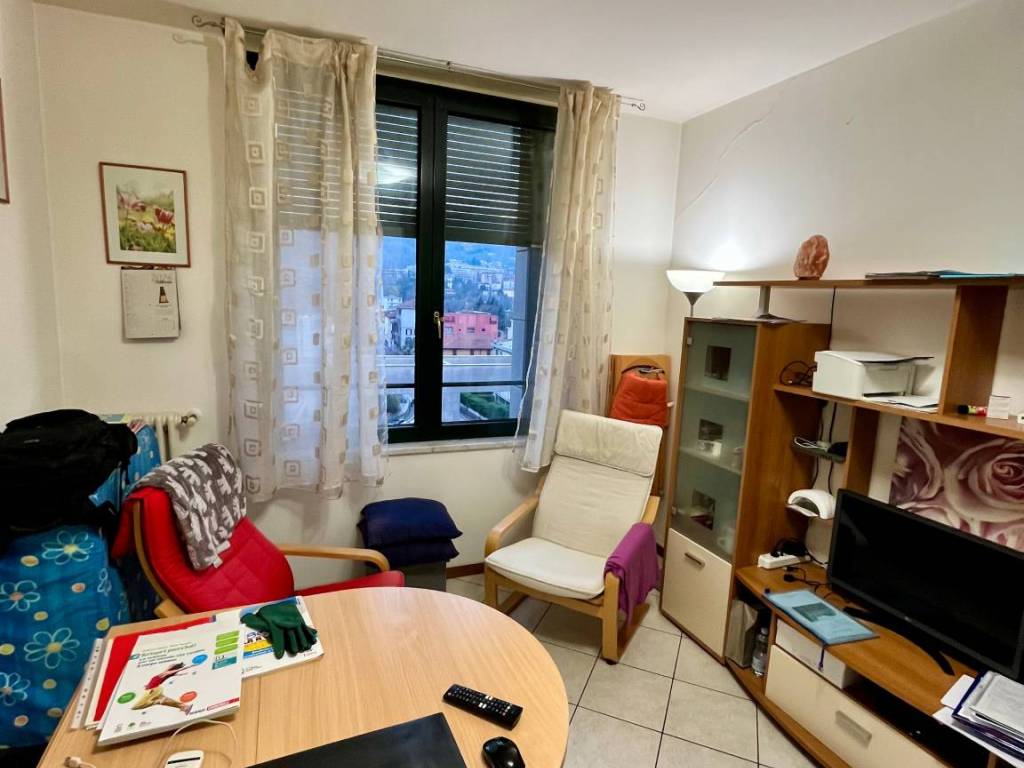 Appartamento a Como in Via Carloni, 16 - Foto 4