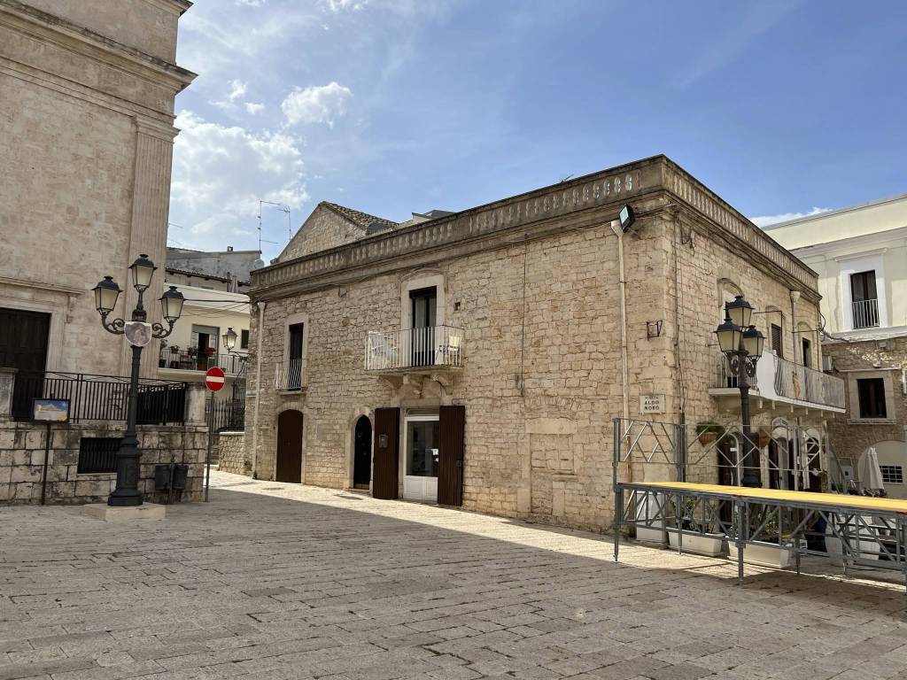 Casa indipendente a Cassano delle murge in Piazza Aldo Moro, 48 - Foto 2