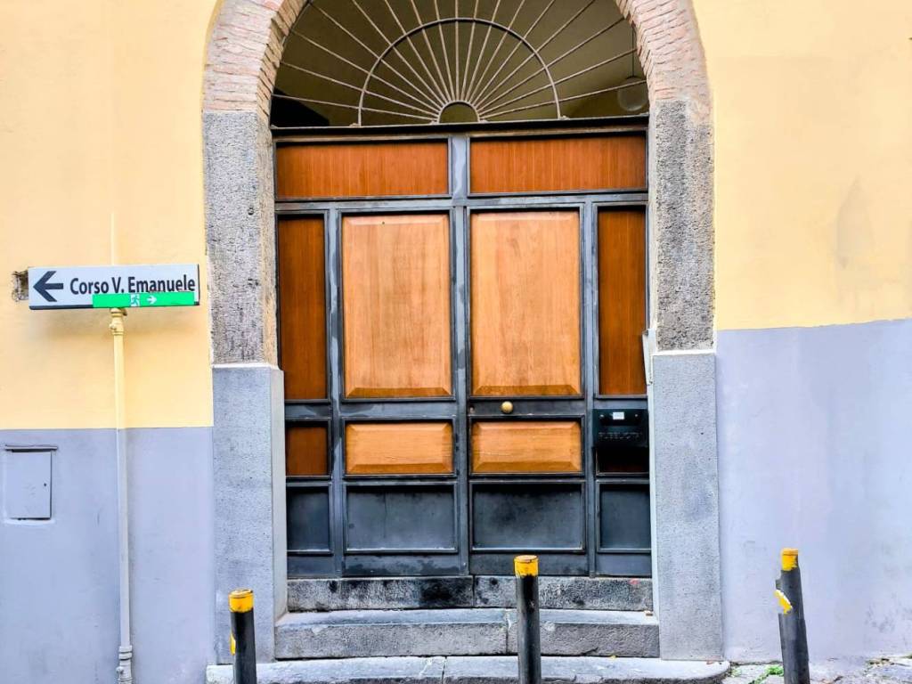 Appartamento a Napoli in Via S.Carlo Alle Mortelle - Foto 2