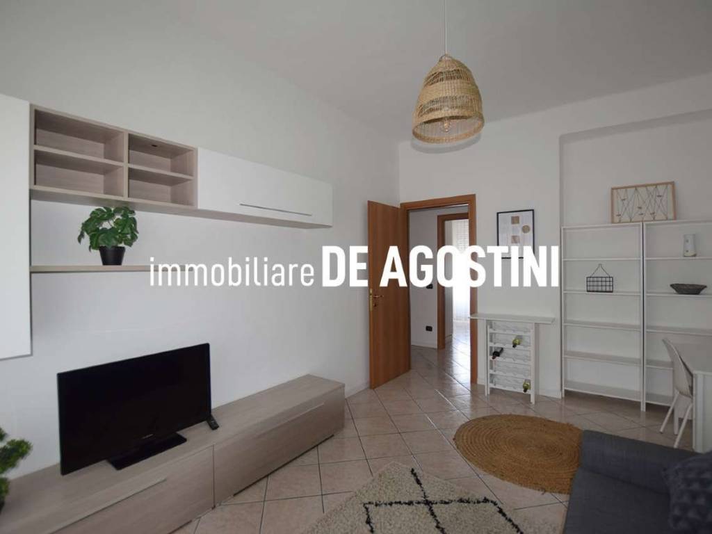 Appartamento a Arona in via Via Vittorio Veneto 11/a - Foto 5