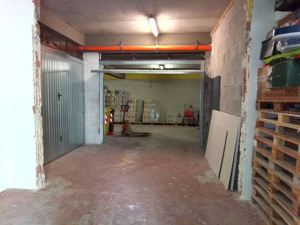 Box / garage a Civitavecchia in Via L. Manara, 1 - Foto 4