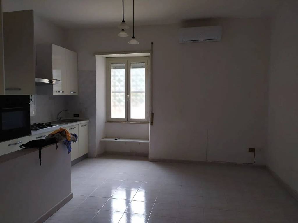 Appartamento a Civitavecchia in Via Ugo Bassi, 25 - Foto 5