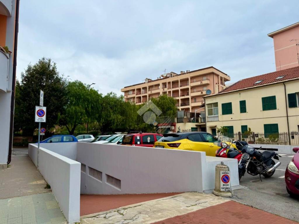 Box / garage a Albenga in VIA GIUSEPPE MAZZINI n.45, 45 - Foto 3