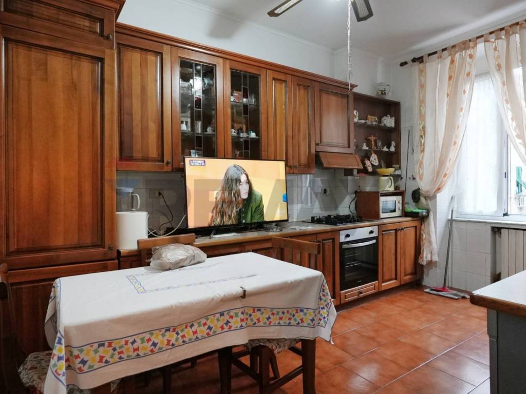Appartamento a Genova in VIA CAMOZZI, 2 - Foto 5