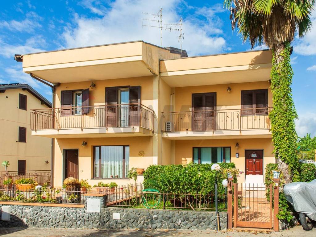 Villa a Acireale in VIA CAPOMULINI - Foto 2