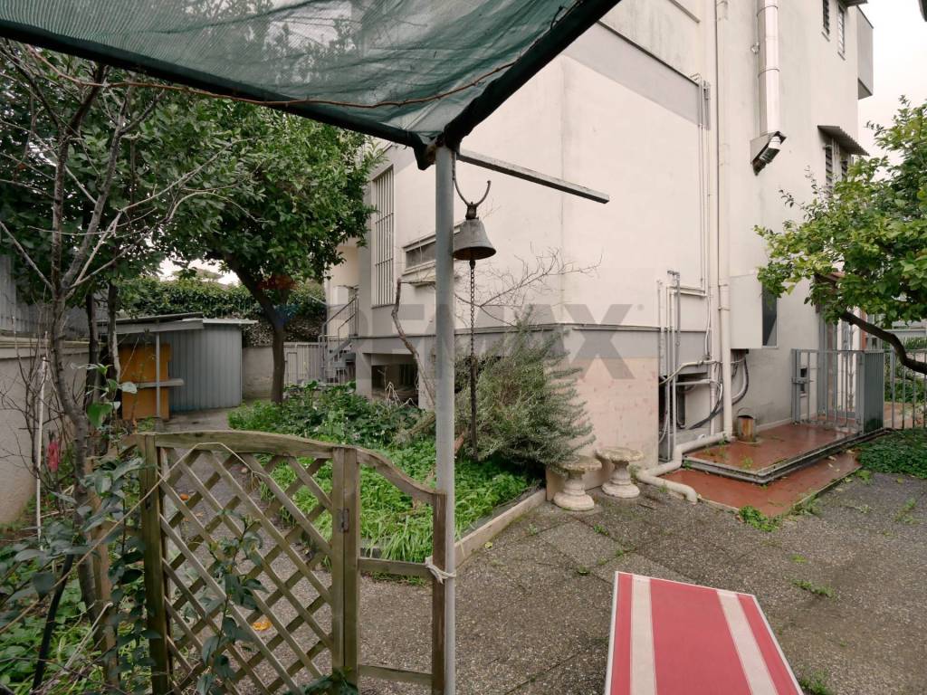 Villa a Bari in Via Giulio Petroni, 132 - Foto 4