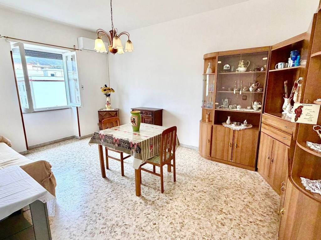 Appartamento a Terracina in Via Badino , 50 - Foto 2