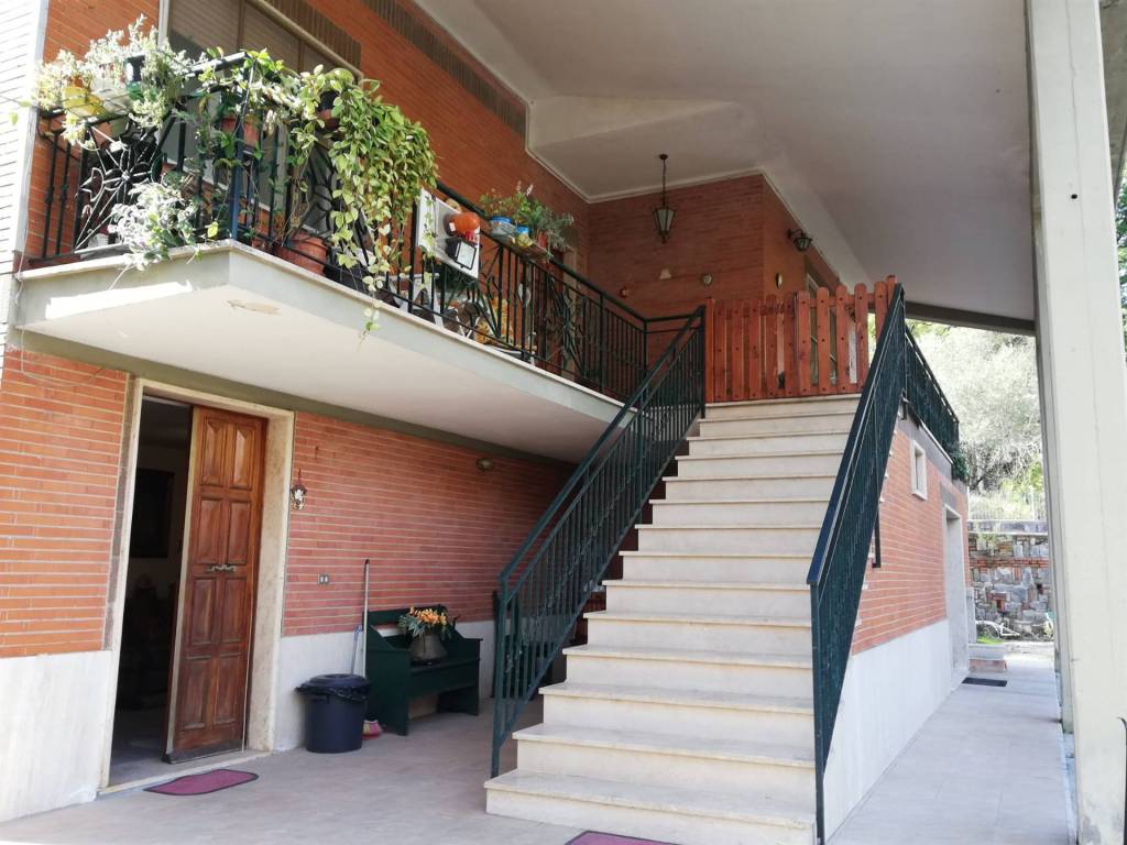 Villa a Sonnino in Via Lagone - Foto 3