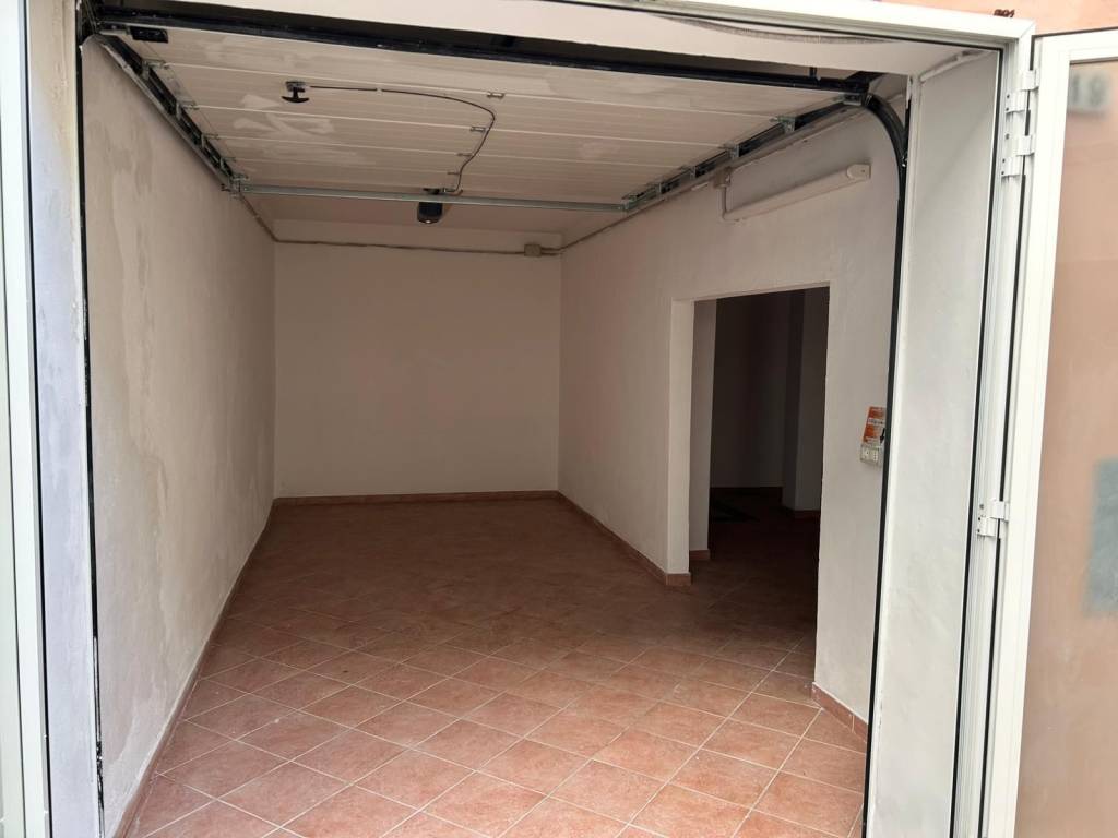 Box / garage a Cecina in Via 24 Maggio - Foto 2