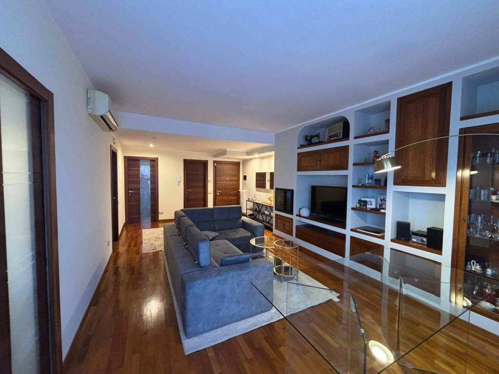 Appartamento a Arese in Via Giacomo Leopardi - Foto 2