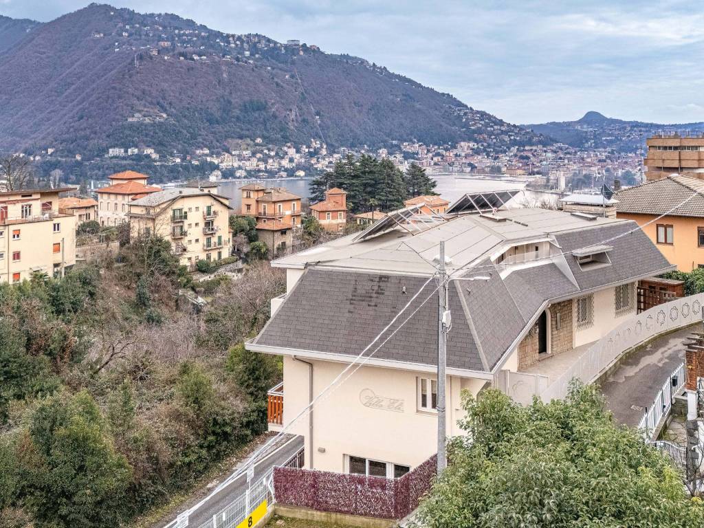 Appartamento a Como in Via Fratelli Bronzetti - Foto 4