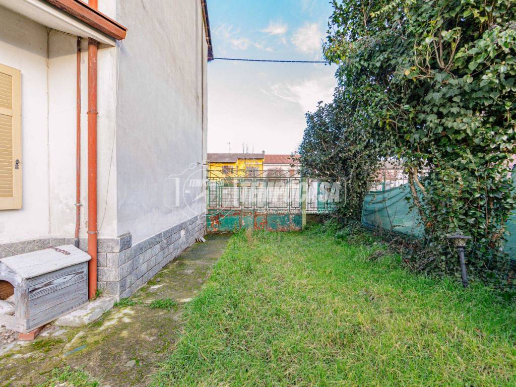 Villa a Gravellona lomellina in Via Trento Trieste 34 - Foto 3