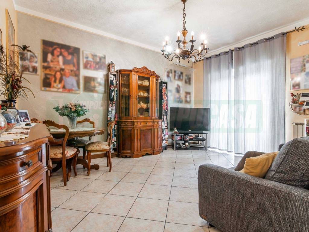 Appartamento a Lainate in Viale Italia, 24 - Foto 2