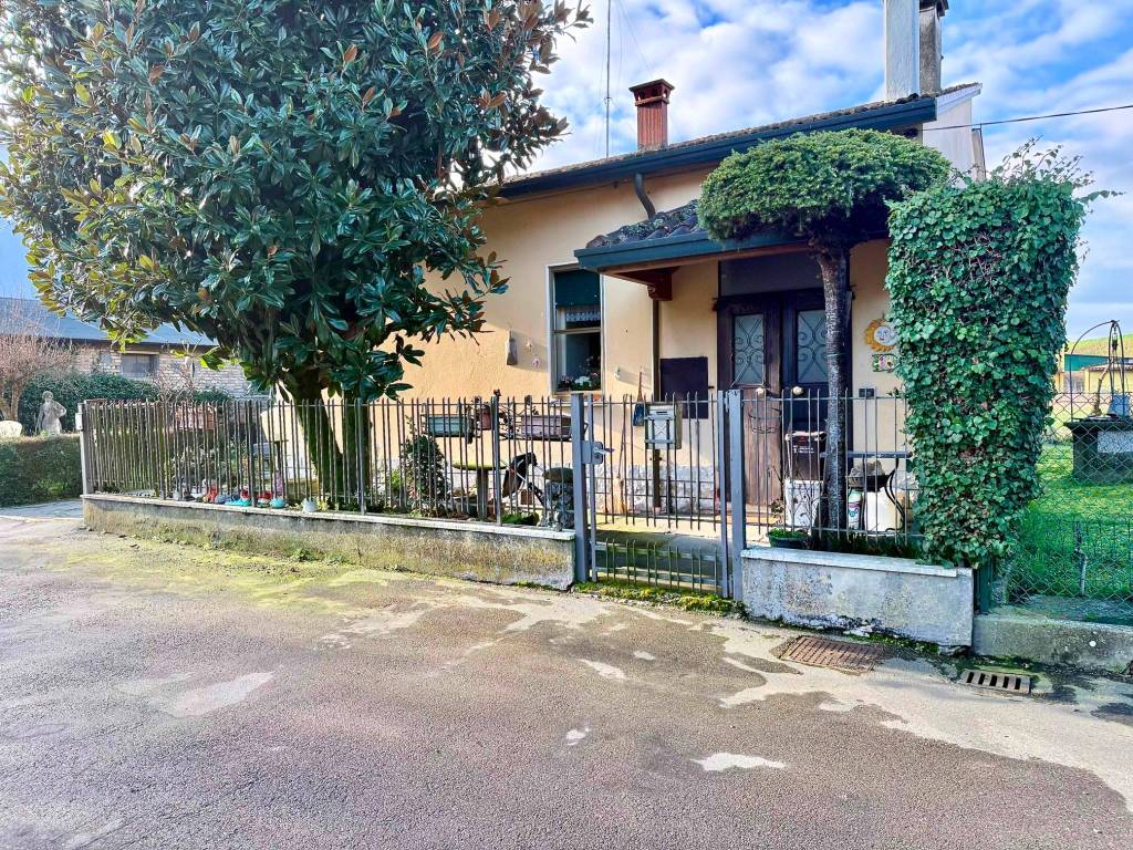 Villa a Alfonsine in Via Peo Bertoni, 15 - Foto 2