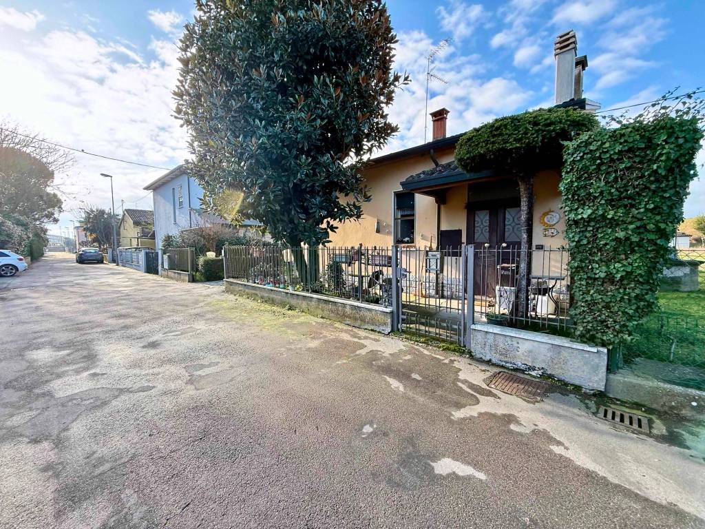 Villa a Alfonsine in Via Peo Bertoni, 15 - Foto 3