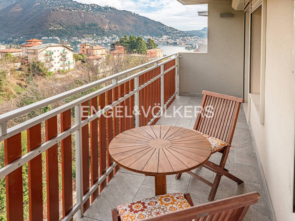 Appartamento a Como in Via Fratelli Bronzetti - Foto 2